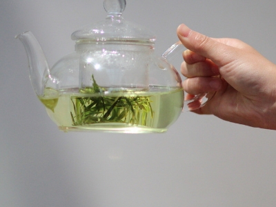 喝茶的好處和壞處分別是什么，長期喝茶有什么危害？