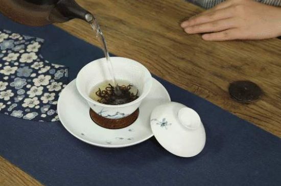 各類茶的注水方式，不同的茶泡茶時怎么注水