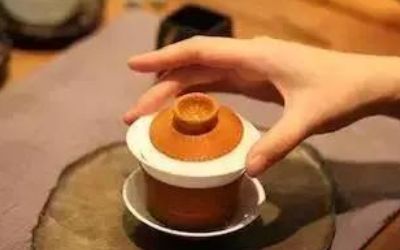 三才蓋碗的正確拿法，三才蓋碗抓碗法圖解