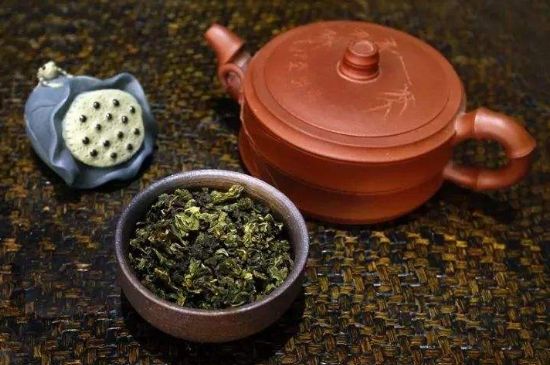 泡大紅袍、肉桂和水仙可以用一個紫砂壺嗎，可以摻一起沖泡么？