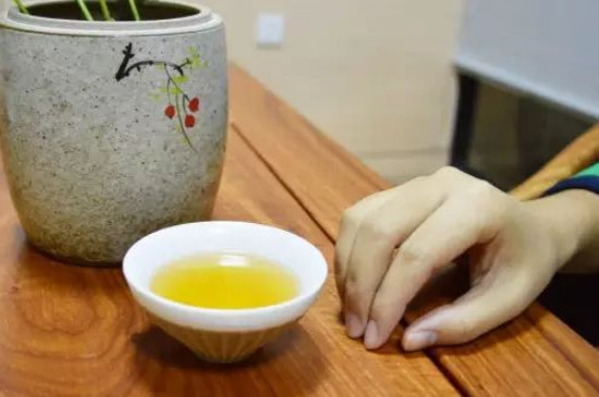 女人喝茶要行扣茶禮嗎，叩茶禮女士能用嗎？