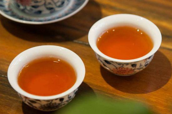 紅茶加蜂蜜的危害，蜂蜜泡茶葉的副作用