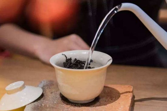 牛欄坑肉桂需不需要洗茶，武夷巖茶肉桂需要洗茶嗎？