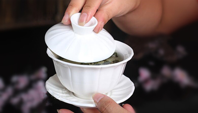 三才蓋碗的正確拿法，三才蓋碗抓碗法圖解