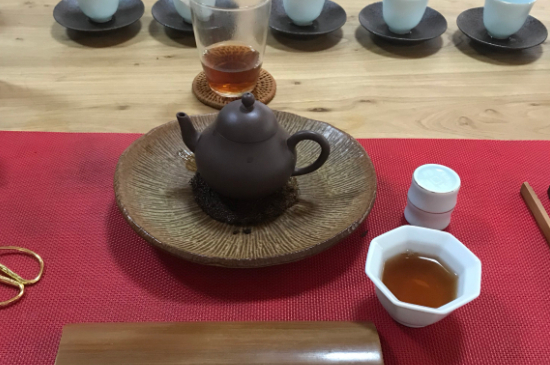 肉桂可以用紫砂壺沖泡嗎，紫砂壺能泡武夷巖茶肉桂用嗎？
