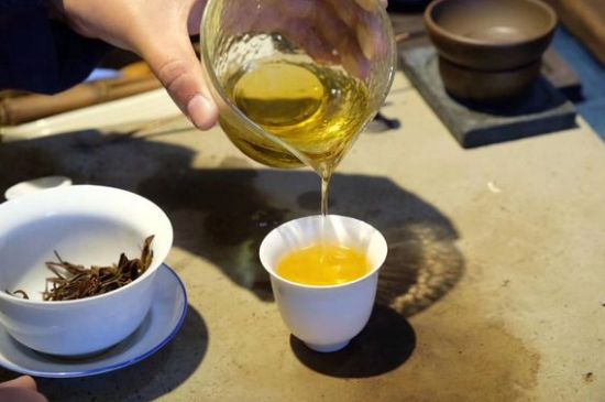 正常下一斤茶葉能喝多久，一個人一般一個月喝多少茶葉