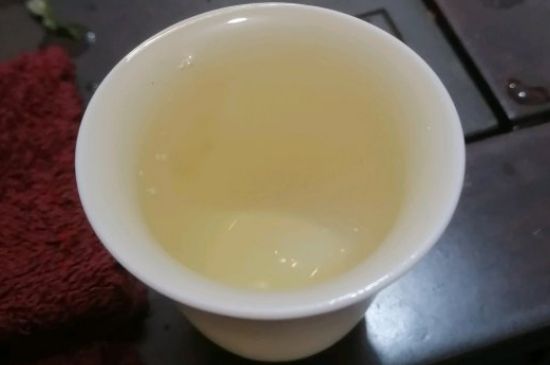 春茶上市白茶的好壞怎么區(qū)分，春白茶怎么分辨好不好？