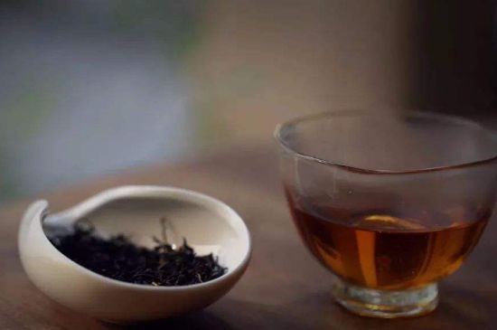 泡好的茶水放冰箱能保存多久，泡好的茶冷藏放多久？