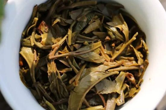 什么茶葉容易放香精，香精茶有什么危害？