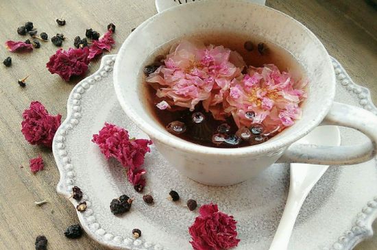 玫瑰花的最佳搭配，喝玫瑰花茶搭配什么喝好？