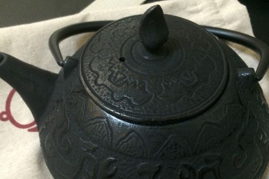鑄鐵壺開壺方法，鑄鐵茶壺怎么開壺方法