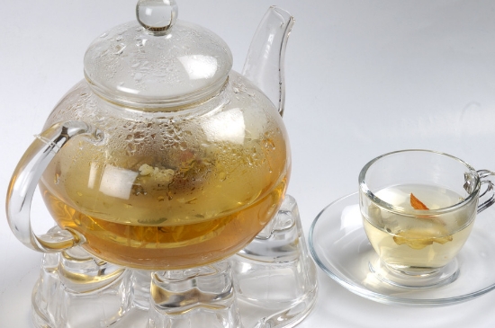 經(jīng)常菊花泡水好嗎，喝菊花茶有什么好處？