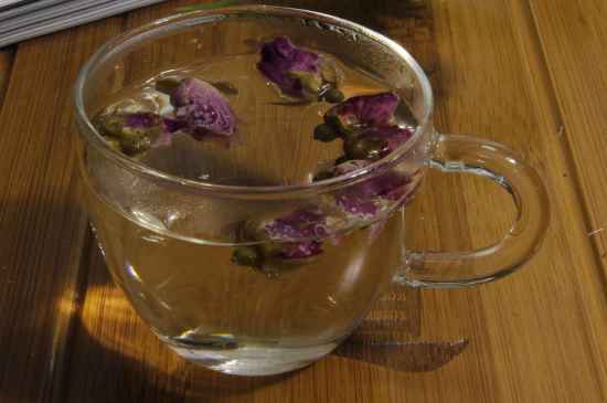 玫瑰花和茉莉茶一起泡有什么作用，玫瑰茉莉花茶的功效
