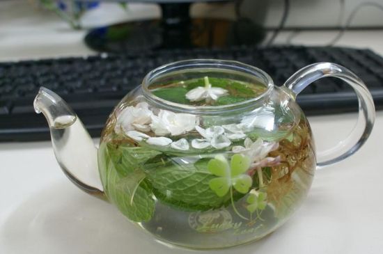 茉莉泡水禁忌，茉莉干花泡水的功效與禁忌