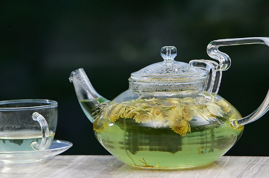 菊花茶天天喝行嗎，每天喝菊花泡茶喝好嗎？