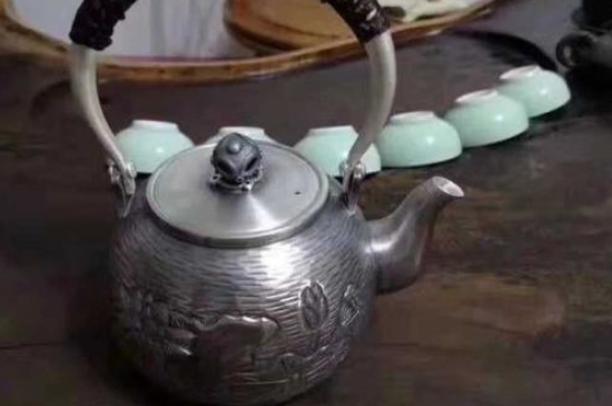 常見(jiàn)的七大材質(zhì)的茶具優(yōu)缺點(diǎn)，用什么材質(zhì)的茶具泡茶最好？