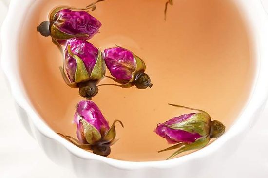 玫瑰花泡茶祛斑要多久見效，喝玫瑰花茶多久能祛斑？