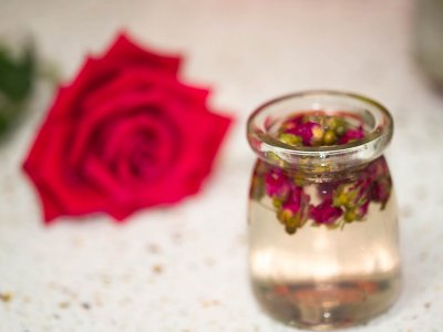 玫瑰花茶能豐胸嗎，天然豐胸花茶