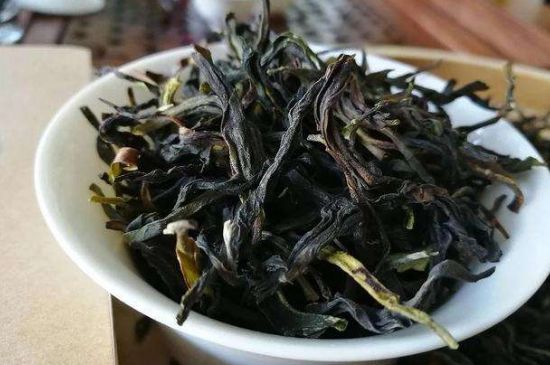 鴨屎香單叢雪片茶的特點(diǎn)，鳳凰雪片茶有什么特點(diǎn)？
