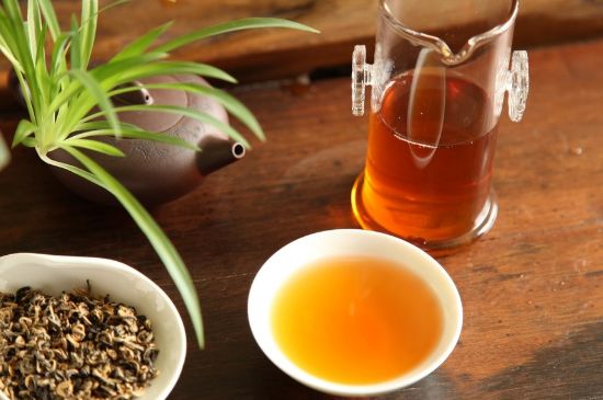 飯后多長時(shí)間喝六堡茶最好，六堡茶一天喝多少