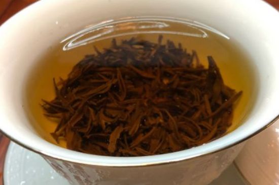女人晚上喝紅茶好嗎，女人紅茶啥時候喝最好？