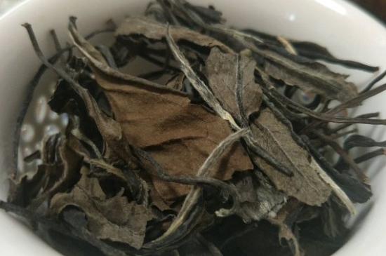 福鼎白茶貢眉和壽眉的區(qū)別，壽眉與貢眉有什么區(qū)別