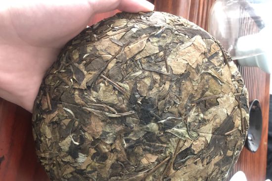 7年壽眉和2年白牡丹哪個(gè)好，老白茶壽眉與白牡丹的口感區(qū)別
