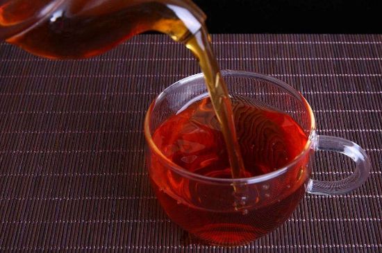 紅茶會(huì)加重濕氣嗎，喝什么茶能去除體內(nèi)濕氣