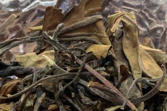 老白茶上火還是去火？夏季喝煮的老白茶會(huì)容易上火！
