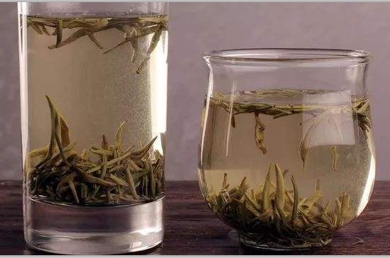 西湖龍井茶毫和發(fā)霉區(qū)別圖片，長霉的龍井茶葉會是什么樣？