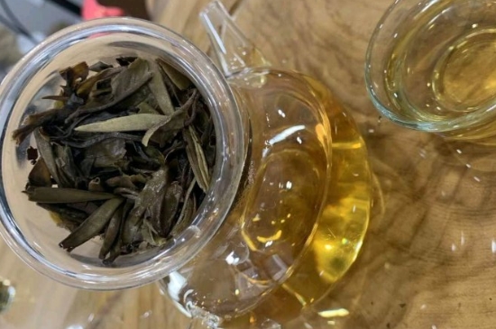 白茶三年為藥七年為寶的原理，為什么說一年茶三年藥七年寶？