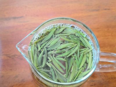 竹葉青和毛尖的區(qū)別，竹葉青和信陽(yáng)毛尖哪個(gè)好？