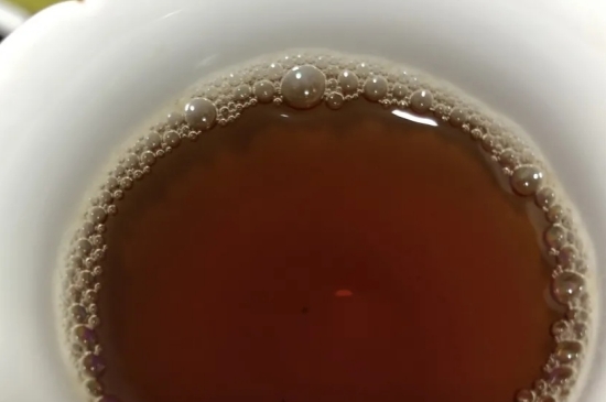 老白茶上火還是去火？夏季喝煮的老白茶會(huì)容易上火！