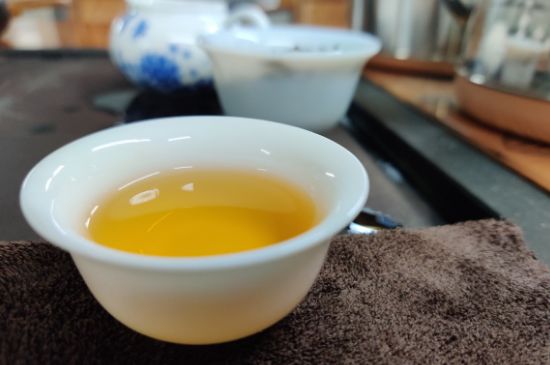 蜜蘭香好還是鴨屎香好，鳳凰單叢茶蜜蘭香和鴨屎香特點有哪些？
