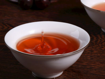 紅茶和綠茶的區(qū)別，常喝紅茶好還是綠茶好？